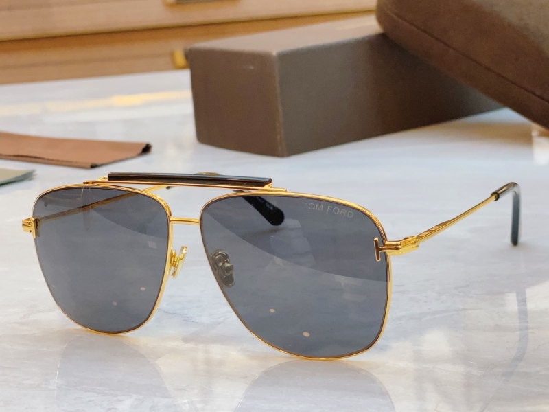TOM FORD